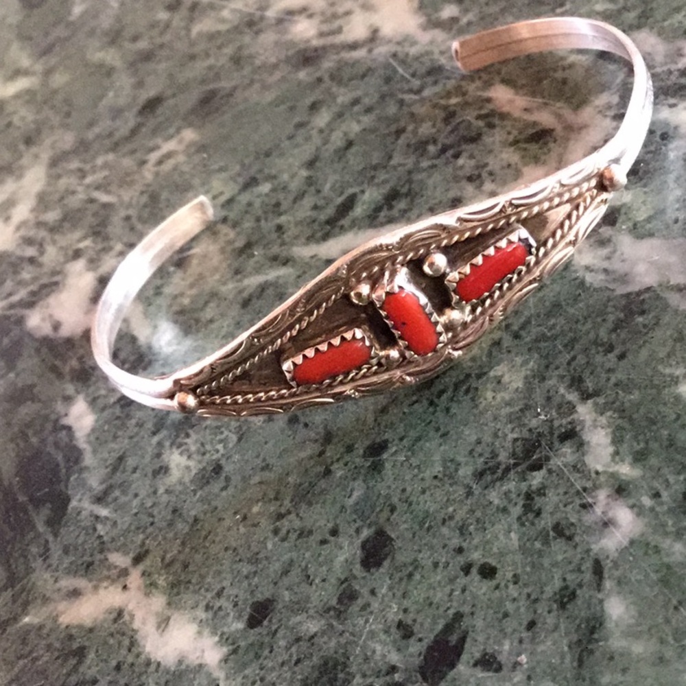 Bracelet Navajo Sterling Silver Mediterranean Red Coral  Vintage Unworn